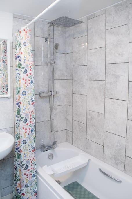 Comfy Modern 3Br Semi Detached 400Mb Wifi Free Double Parking Villa Newcastle upon Tyne Exterior foto